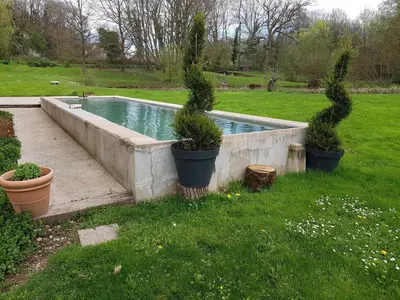 Piscine de l'établissement Le moulin de Varax ou située à proximité