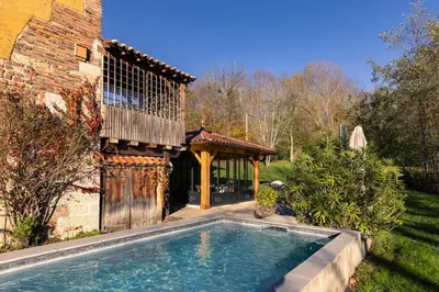 Piscine de l'établissement Le moulin de Varax ou située à proximité