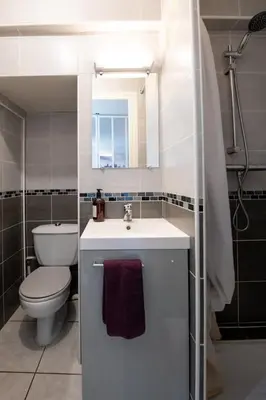 Salle de bains dans l'établissement Le cocon des Monts d'Or