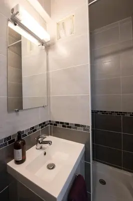 Salle de bains dans l'établissement Le cocon des Monts d'Or