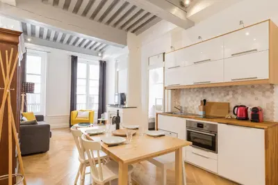 Cuisine ou kitchenette dans l'établissement DIFY Lovely - Cordeliers