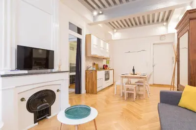 Cuisine ou kitchenette dans l'établissement DIFY Lovely - Cordeliers