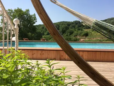 Piscine de l'établissement Le Clos des Fayettes ou située à proximité