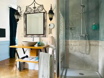 Salle de bains dans l'établissement Le Clos des Fayettes
