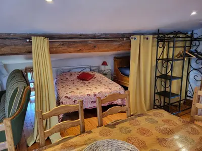 Coin salon dans l'établissement Gite le grenier des maraichers