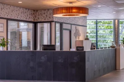 Hall ou réception de l'établissement Spark by Hilton Lyon Ouest