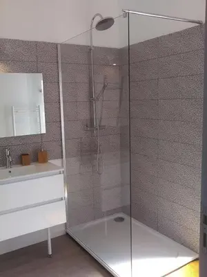 Salle de bains dans l'établissement A deux pas du Rheby