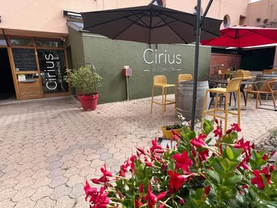 Restaurant ou autre lieu de restauration dans l'établissement HOTEL RESTAURANT CIRIUS