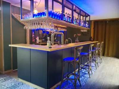 Salon ou bar de l'établissement HOTEL RESTAURANT CIRIUS