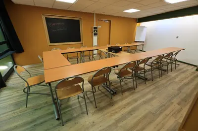 Espace de conférence ou salle de réunion dans l'établissement HOTEL RESTAURANT CIRIUS