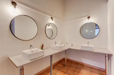 Salle de bains dans l'établissement NOCNOC - Le Canut