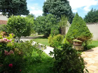 Jardin de l'établissement Chambres d'Hôtes Mado et Lulu