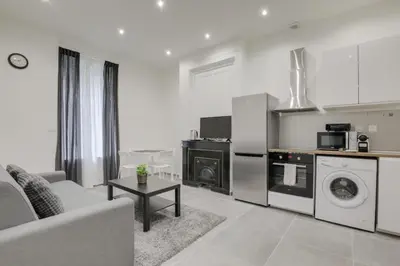 Cuisine ou kitchenette dans l'établissement GuestReady - 1-BR, 5 minutes from train station