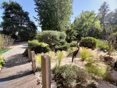 Jardin de l'établissement Le Clos du Bois Joli