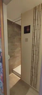 Salle de bains dans l'établissement le mas de CHENIER