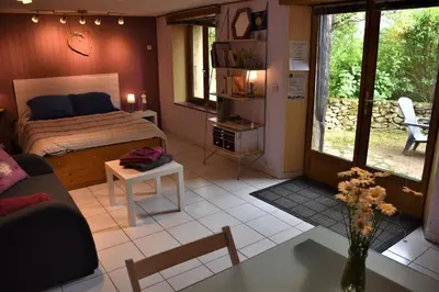 Coin salon dans l'établissement Chambre d'hôtes de Thorée