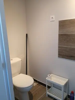 Salle de bains dans l'établissement Immeuble La DOA proche CHU