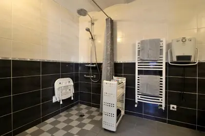 Salle de bains dans l'établissement L'Aube du Moulin