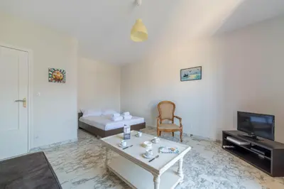 Télévision ou salle de divertissement dans l'établissement Appartement du Quai - Welkeys