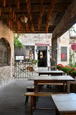 Restaurant ou autre lieu de restauration dans l'établissement Hostellerie du Vieux Pérouges