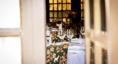 Restaurant ou autre lieu de restauration dans l'établissement Hostellerie du Vieux Pérouges
