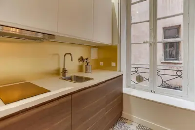 Cuisine ou kitchenette dans l'établissement HONORÊ - Suite Baleine