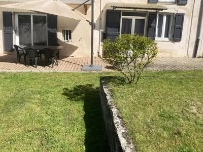 Jardin de l'établissement A deux pas du Rhone