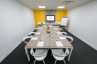Espace de conférence ou salle de réunion dans l'établissement Nemea Appart Hotel So Cloud Lyon Gare Part-Dieu