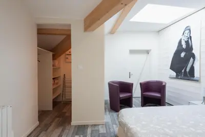 Coin salon dans l'établissement Grand duplex au calme en centre-ville