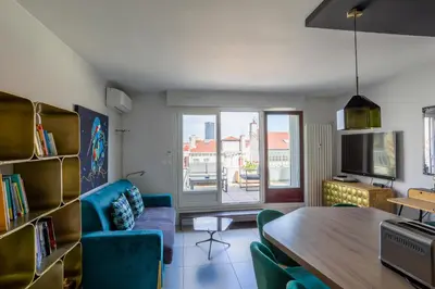 Cuisine ou kitchenette dans l'établissement Lyon Premium - 7e Ciel Rooftop Panoramique
