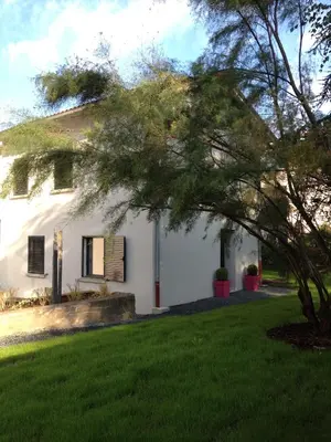 Jardin de l'établissement Demeure & Dépendance - Chambres d'hôtes depuis 2012