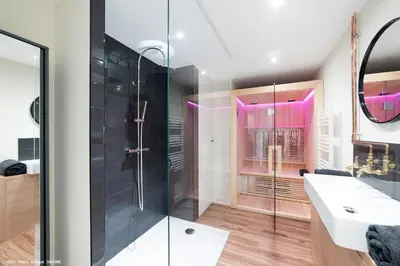 Salle de bains dans l'établissement Le Juliette