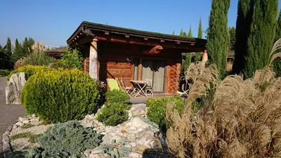 Jardin de l'établissement Les Chalets de Maramour