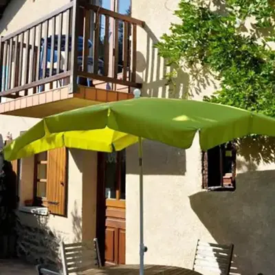Gîte charmant avec cheminée et jardin clos près de Chazelles-sur-Lyon - FR-1-496-30