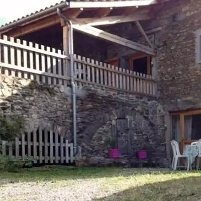 Gîte spacieux avec 2 chambres et parking à proximité du Parc du Pilat - FR-1-496-70