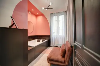 Coin salon dans l'établissement La Suite en Rose - Spa - Lyon Centre Brotteaux