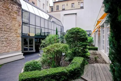 Jardin de l'établissement Best Western Crequi Lyon Part Dieu