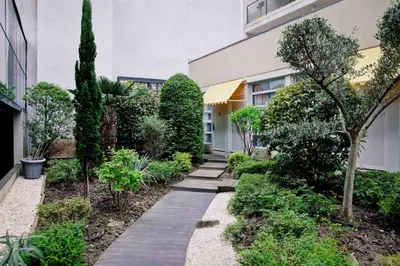 Jardin de l'établissement Best Western Crequi Lyon Part Dieu