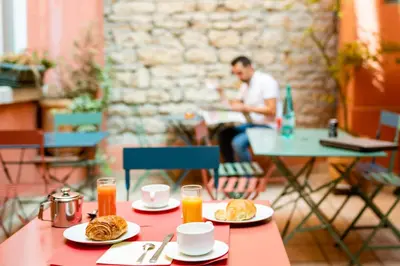 Nourriture dans l'hôtel ou à proximité