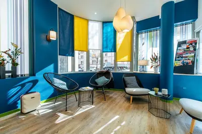 Coin salon dans l'établissement Ibis Styles Lyon Croix Rousse