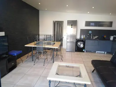 Cuisine ou kitchenette dans l'établissement Pavillon bon enfant