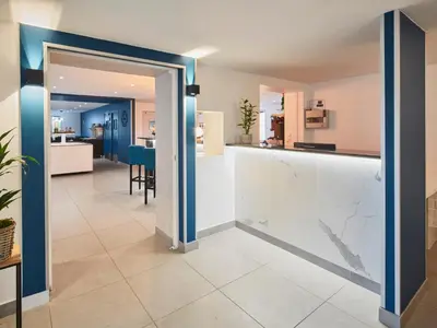 Cuisine ou kitchenette dans l'établissement Kyriad Direct Bron Lyon Eurexpo