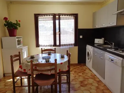 Cuisine ou kitchenette dans l'établissement Gîte nature au Parc du Pilat, animaux acceptés - FR-1-496-103