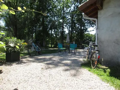 Jardin de l'établissement Espace Nature Studio indépendant proche du Parc des oiseaux