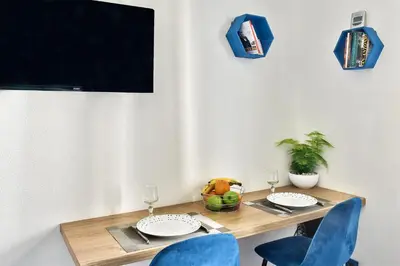Télévision ou salle de divertissement dans l'établissement 