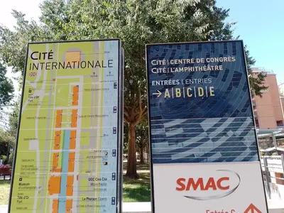 Certificat, récompense, panneau ou autre document affiché dans l'établissement La Grâce