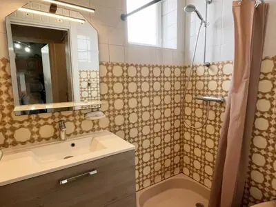 Salle de bains dans l'établissement Gîte à la campagne avec animaux acceptés proche Saint-Étienne - FR-1-496-144