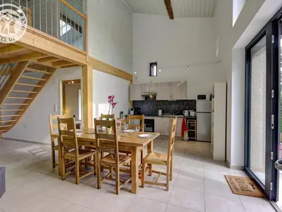Cuisine ou kitchenette dans l'établissement Charmante maison à la campagne avec jardin, animaux acceptés - FR-1-496-146