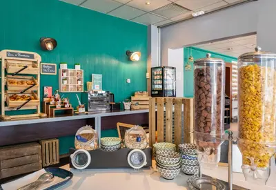Nourriture dans l'hôtel ou à proximité