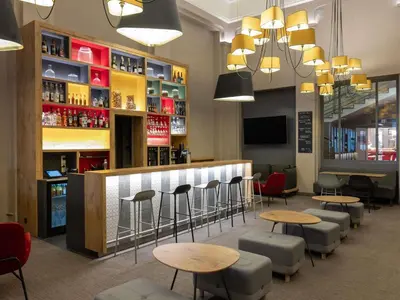 Salon ou bar de l'établissement ibis Lyon Centre Perrache